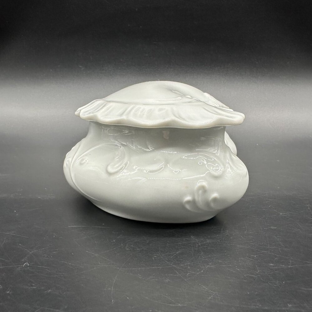Vintage Trinket Box Ornate Floral White Porcelain Lid Victorian Style Jewelry - Picture 2 of 9